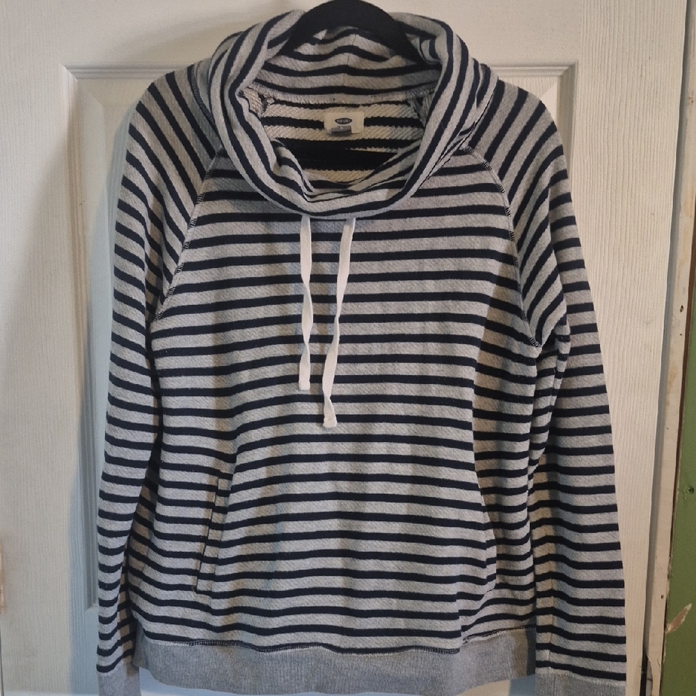 Old Navy Black and Cream Striped Sweater
